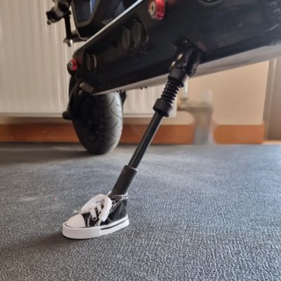 Διακοσμητικό παπουτσάκι σταντ για e-scooter